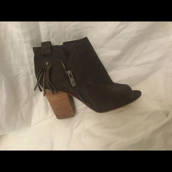 New Marc Fisher Novice Peep Toe Side Tassel Ankle - Picture 2 of 5